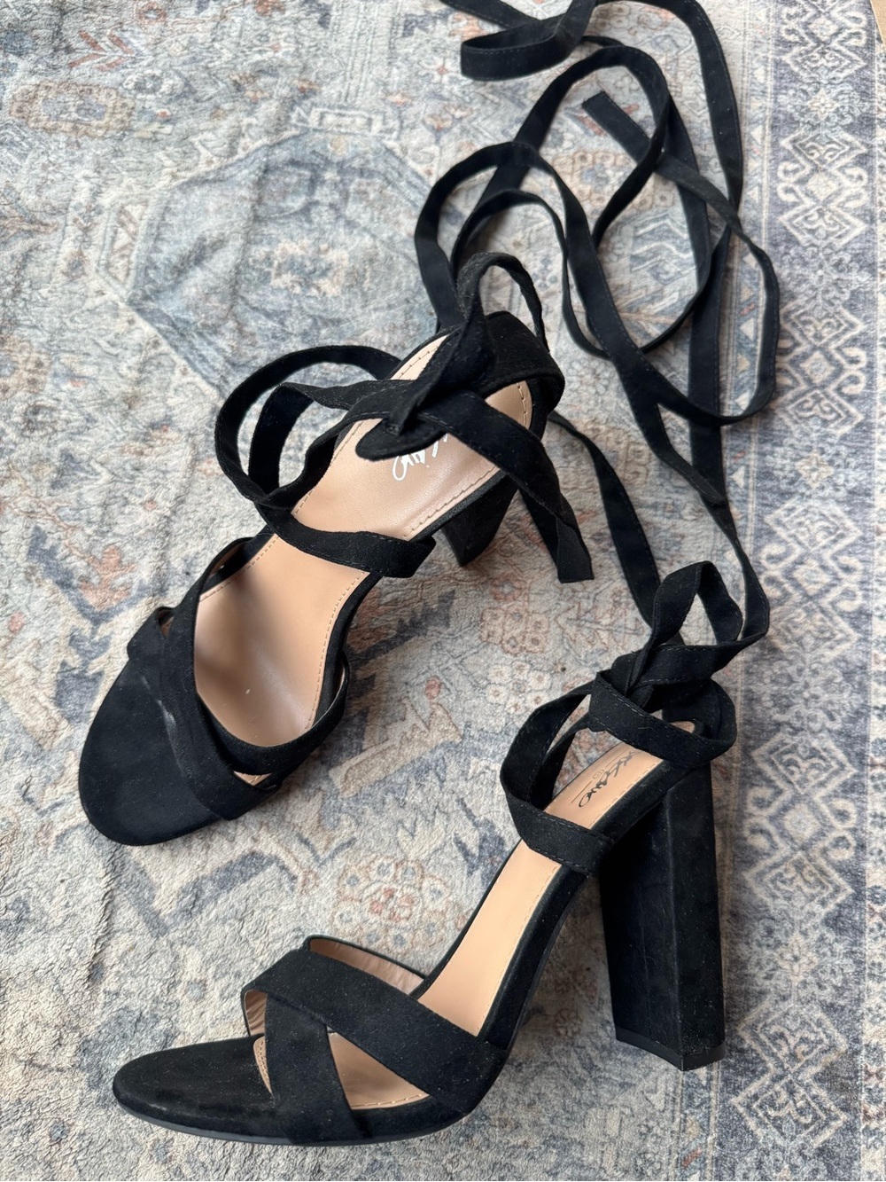 Mossimo Black Lace Up Block Heel Sandals Wrap Tie Heels Size 8.5